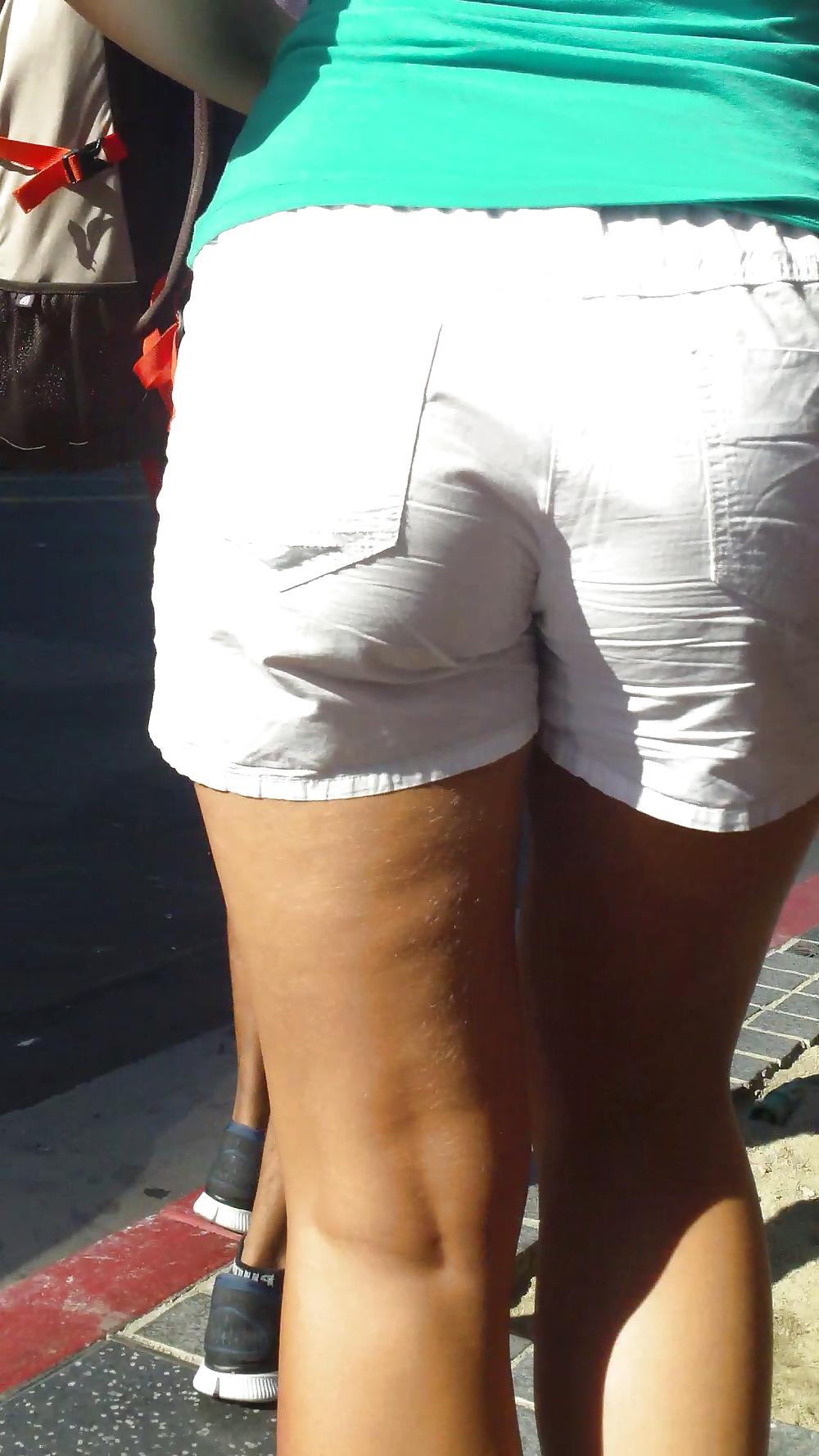 25P Girls butt & ass in short jeans 