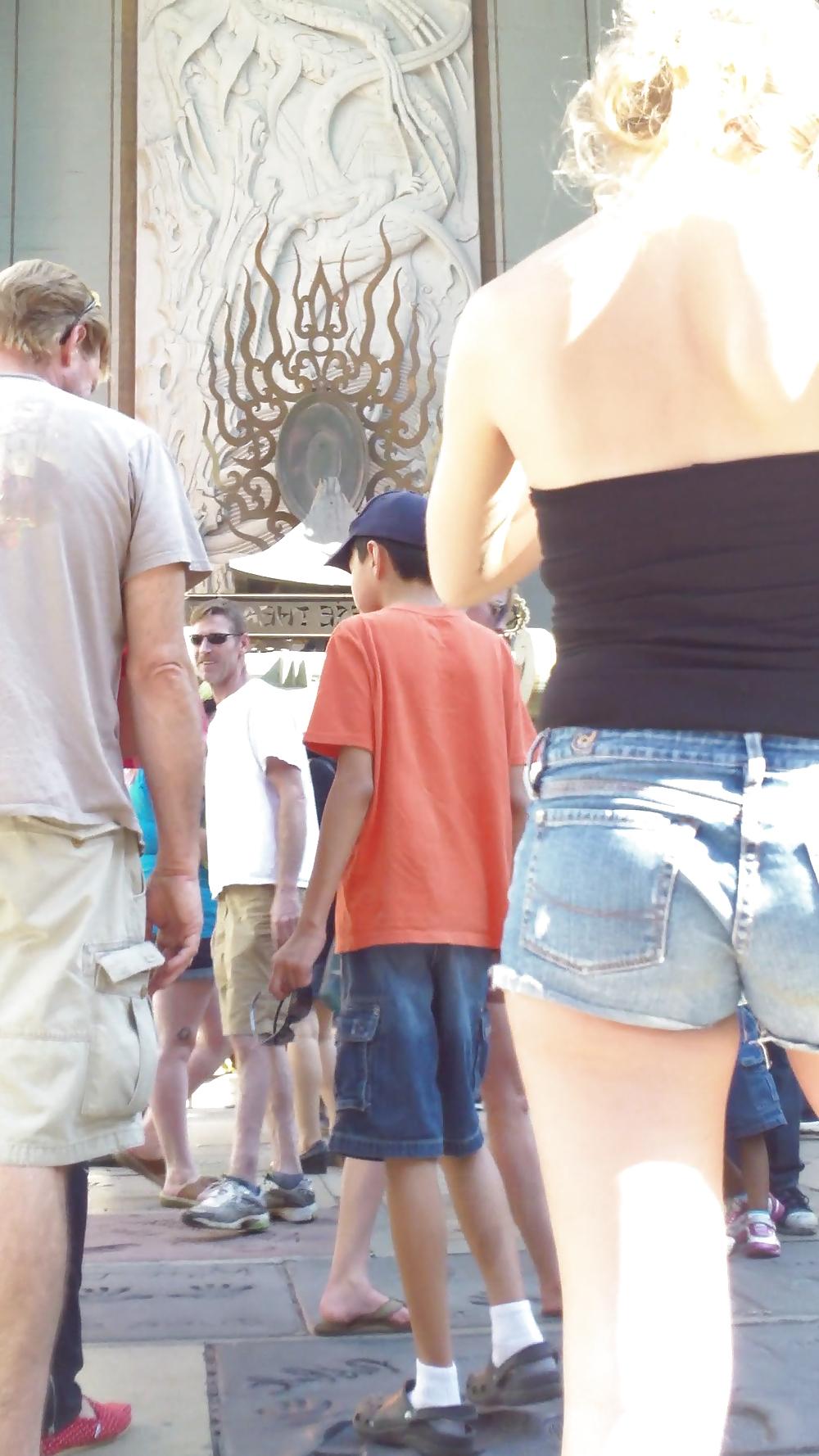 25P Girls butt & ass in short jeans 