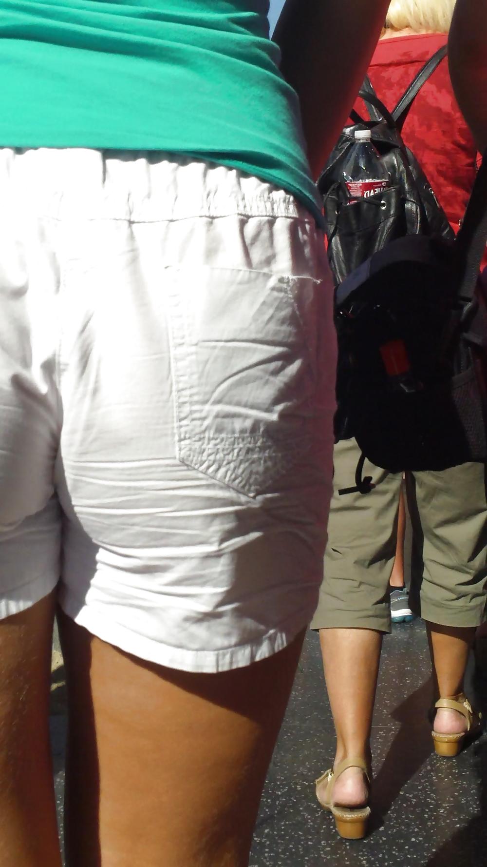 25P Girls butt & ass in short jeans 