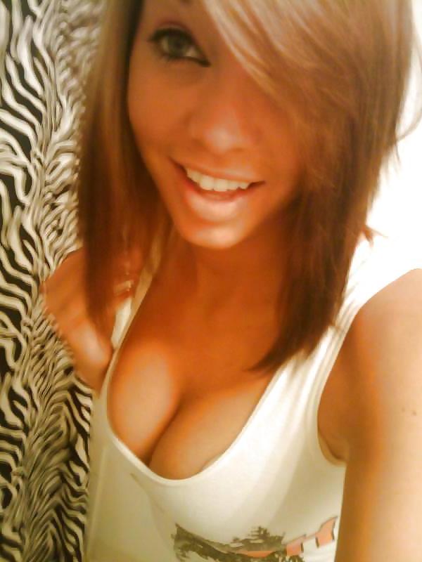 20P Clothed busty beauties 5 (non nude)