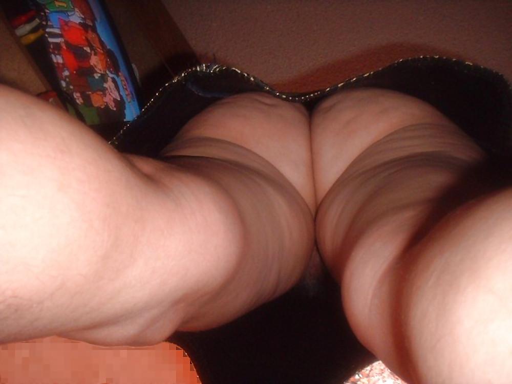 15P Laura's big butt upskirt