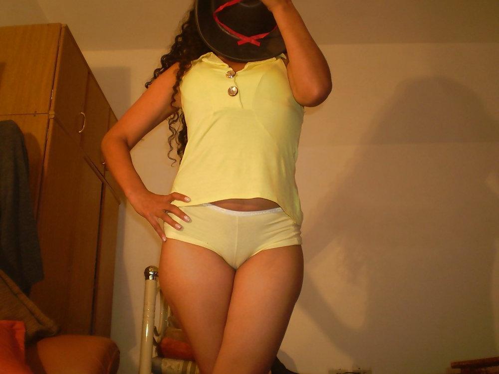 25P Gostosas de biquine e calcinha