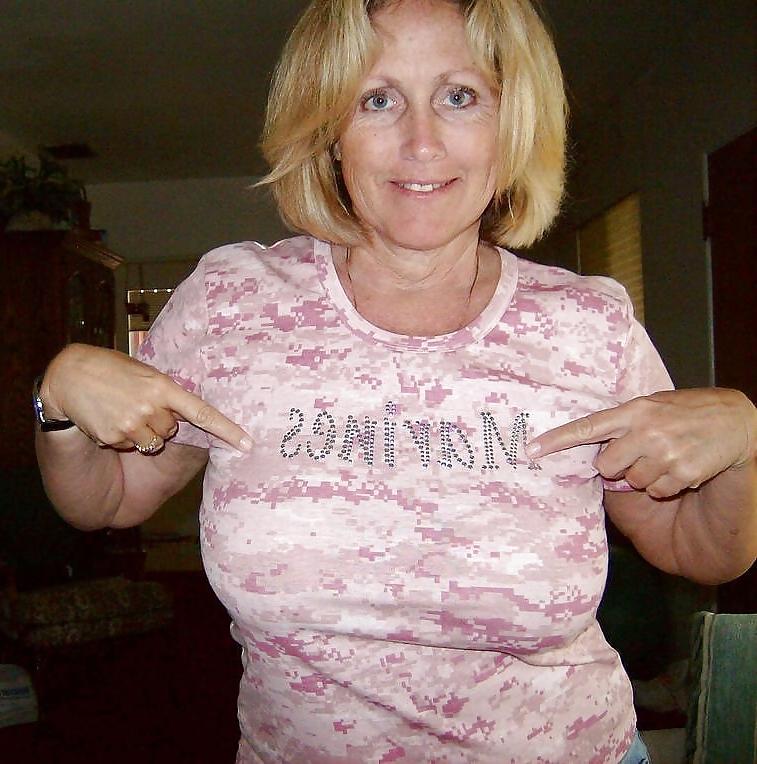 25P Beautiful Mature - non nude