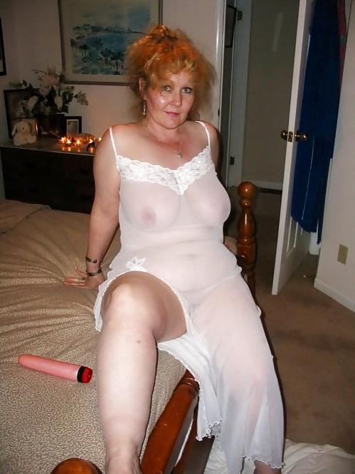 25P Beautiful Mature - non nude