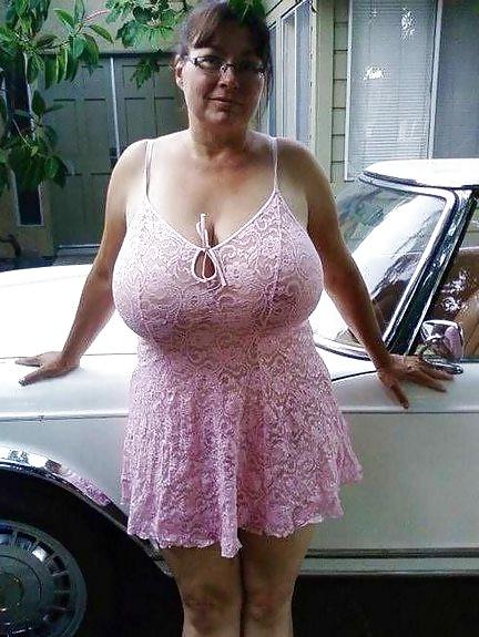 25P Beautiful Mature - non nude