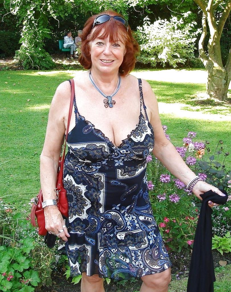 25P Beautiful Mature - non nude
