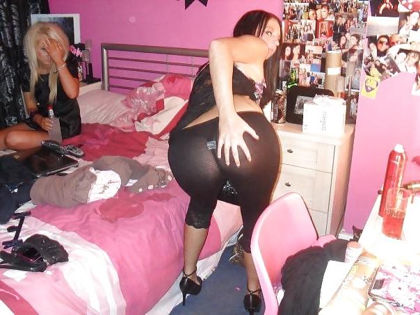 25P Chavs In Leggings