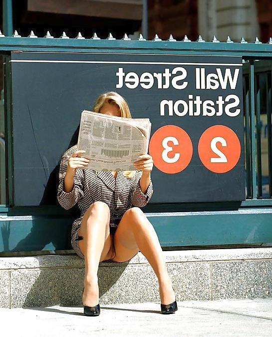 25P Upskirt & Flashers - no panties IX