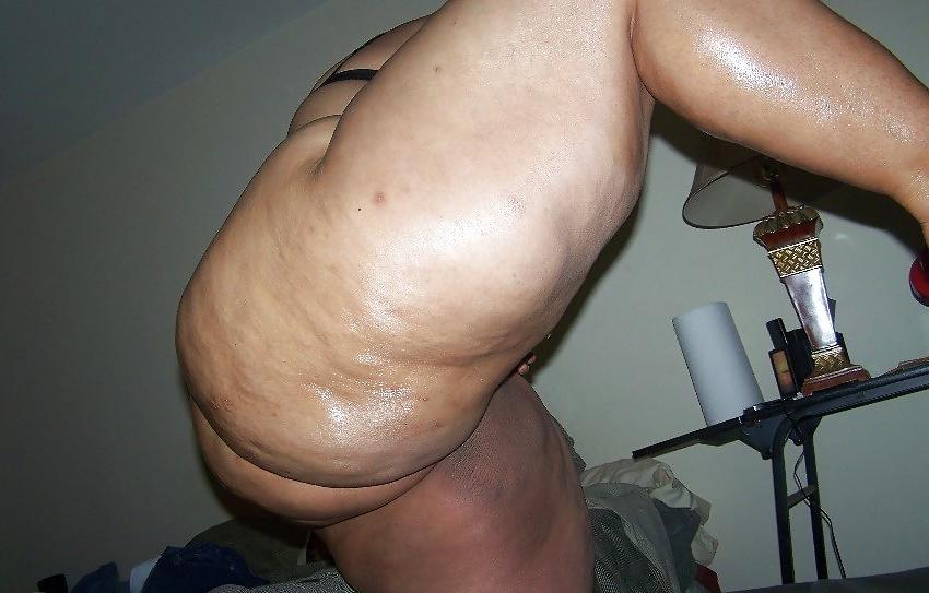 25P Ebony with gigantic Bubble Ass 