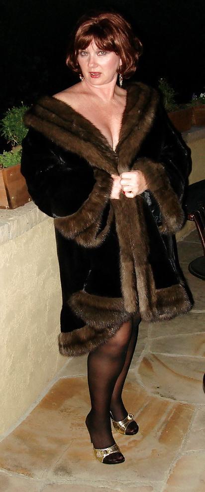 12P BBW in fur coat
