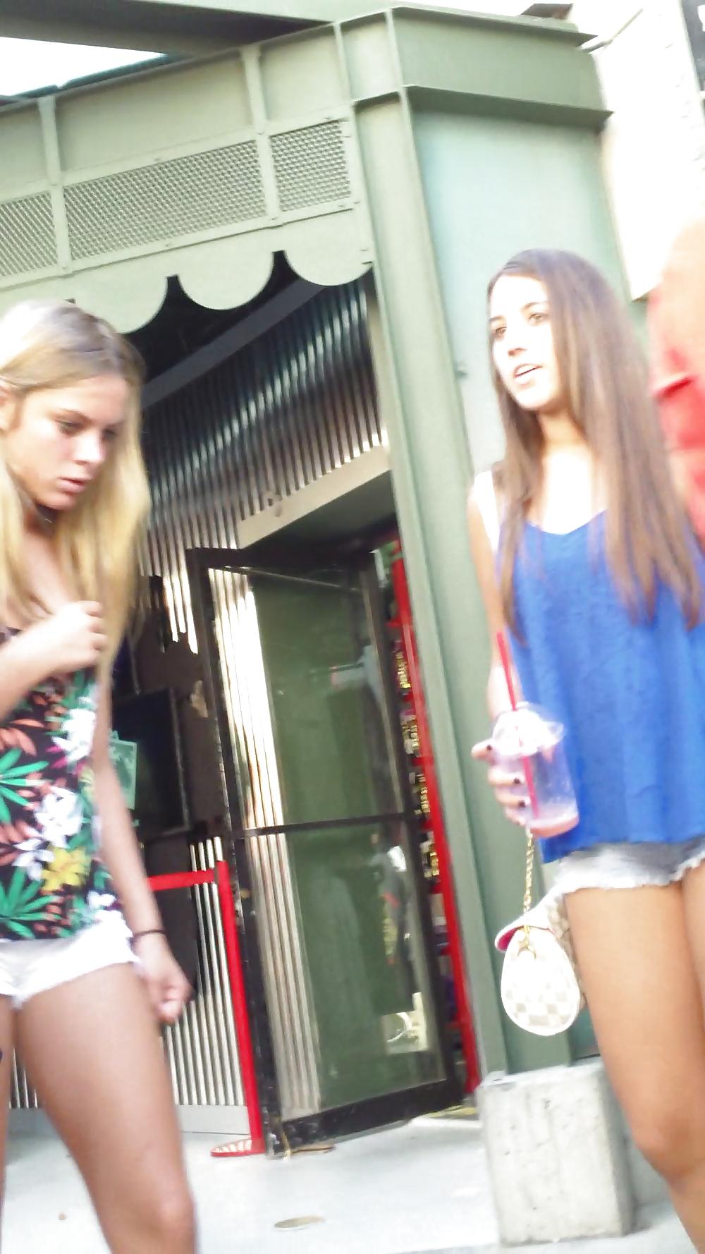 25P Three sexy hot teens butt & ass in tight shorts