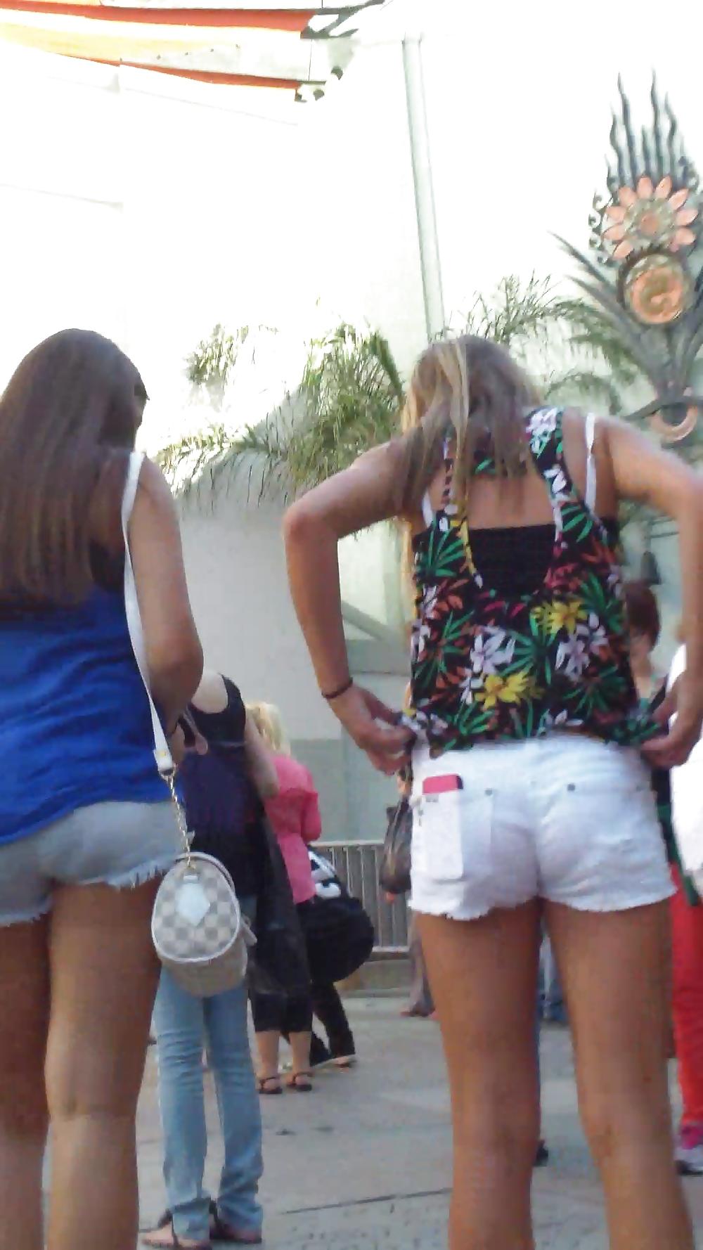 25P Three sexy hot teens butt & ass in tight shorts