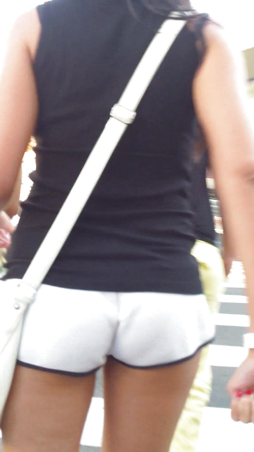 24P Teen ass & butt crack in sexy white shorts