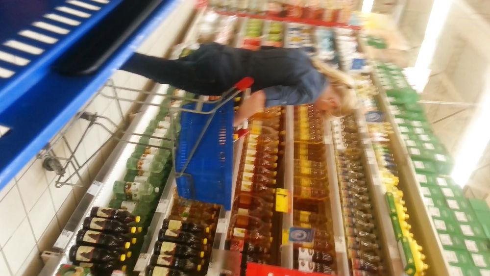 21P Supermarket girls romanian