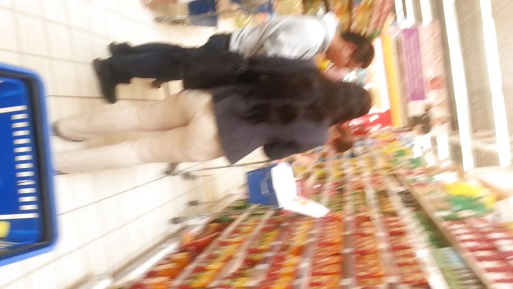 21P Supermarket girls romanian