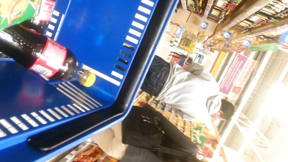 21P Supermarket girls romanian