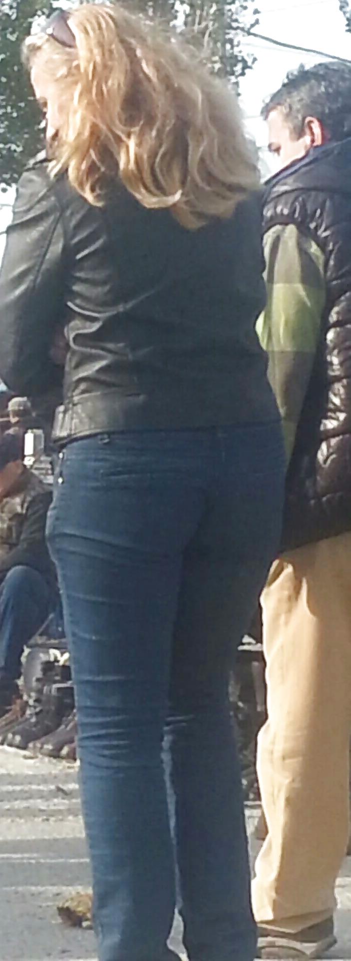 4P Hot ass blonde romanian