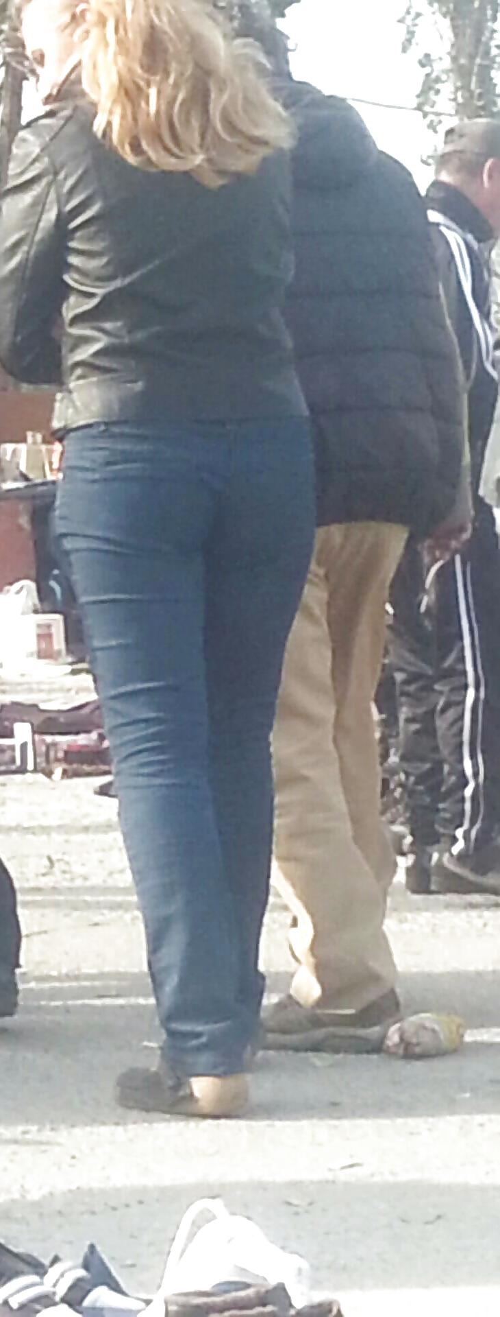4P Hot ass blonde romanian