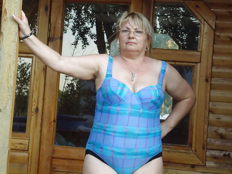 23P Sexy Russian granny!