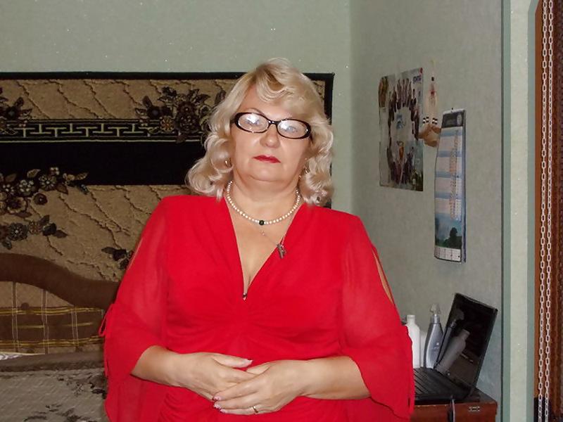 23P Sexy Russian granny!