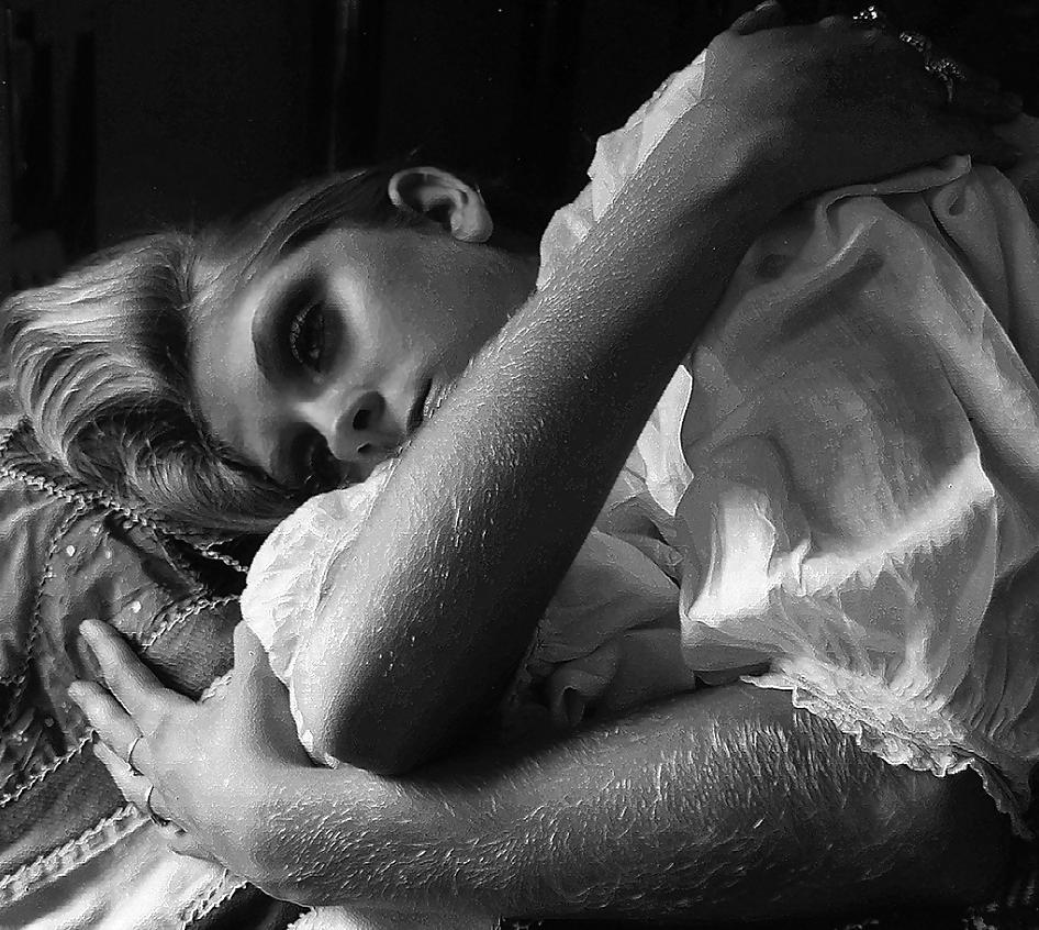 25P Girls that have Hairy Arms (Non Nudes)
