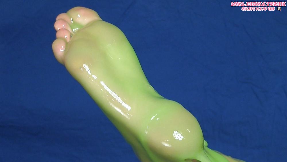 16P Emma Butt - The Green Goddess