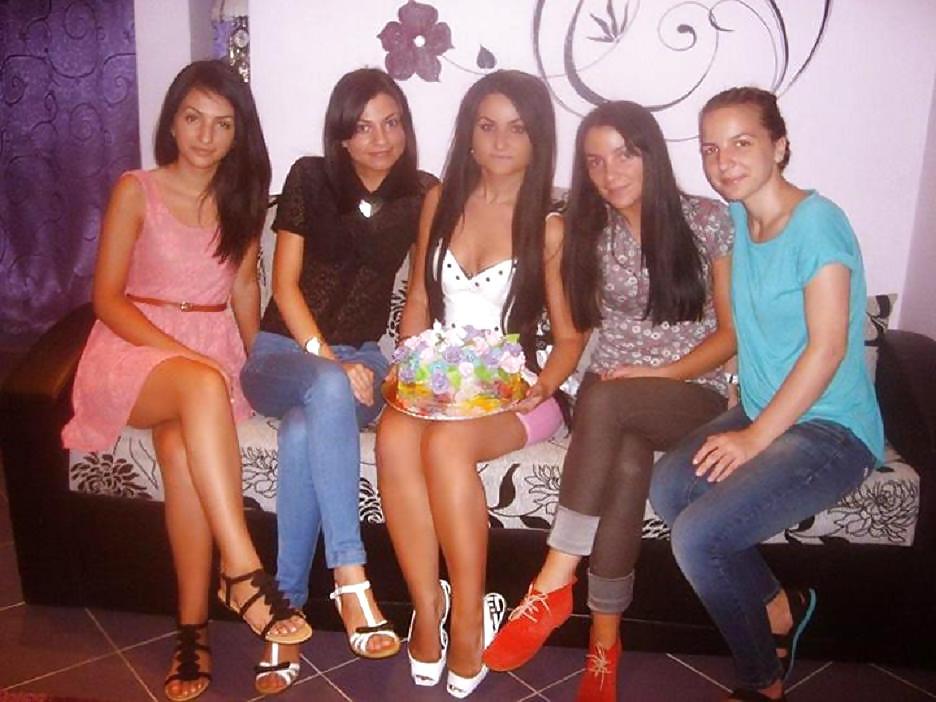 25P Romanian girl: Larissa