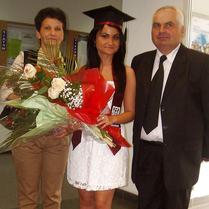 25P Romanian girl: Larissa