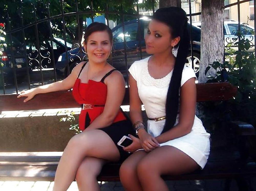 25P Romanian girl: Larissa