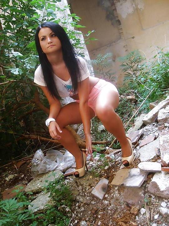 25P Romanian girl: Larissa