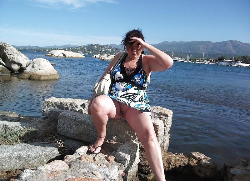 6P On vacation in the beach