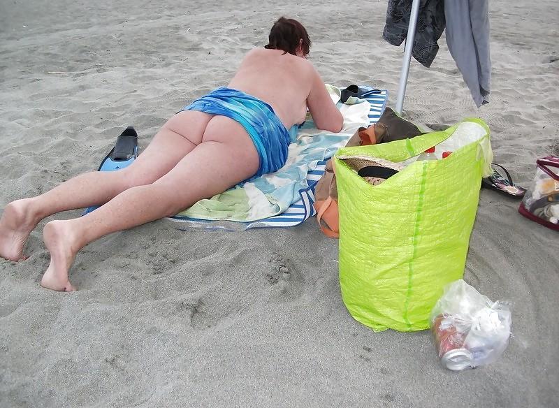 6P On vacation in the beach