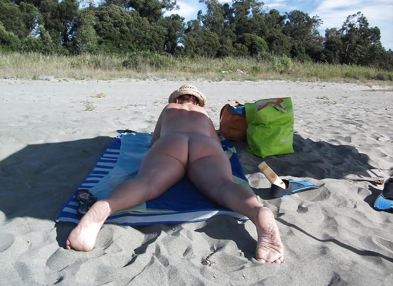 6P On vacation in the beach