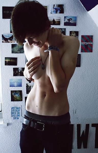 25P Androgynous Girls