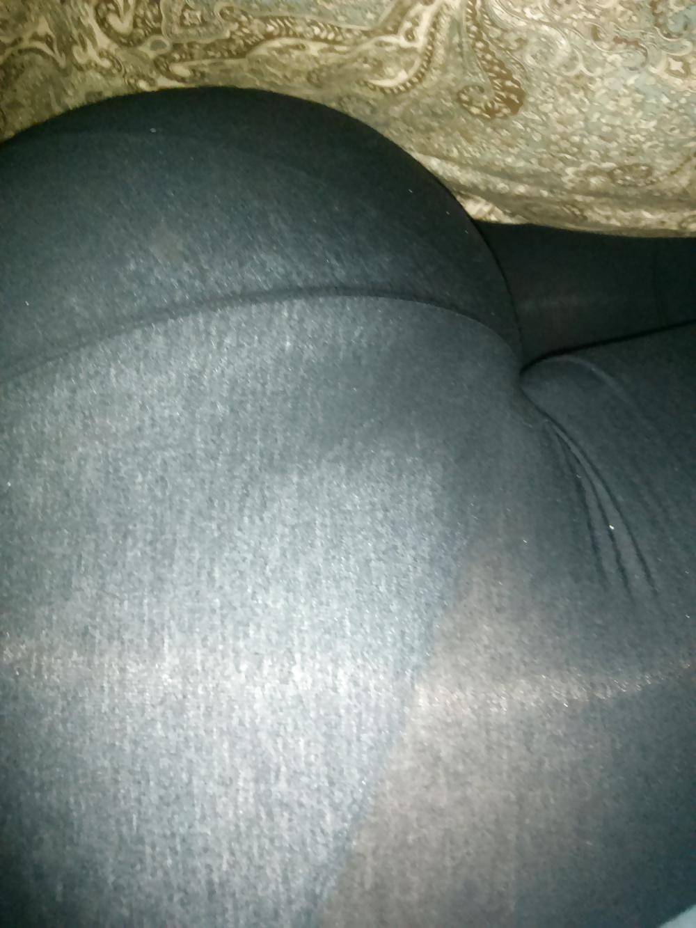 10P Big booty in leggings 