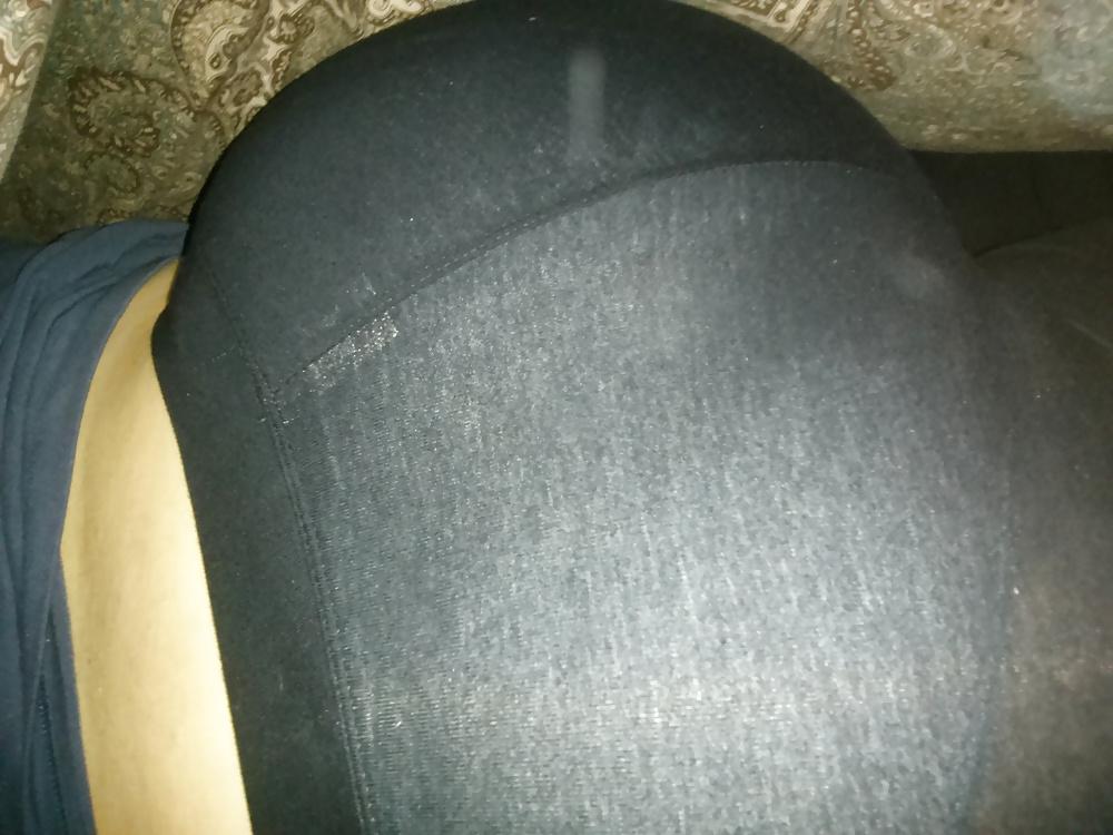 10P Big booty in leggings 