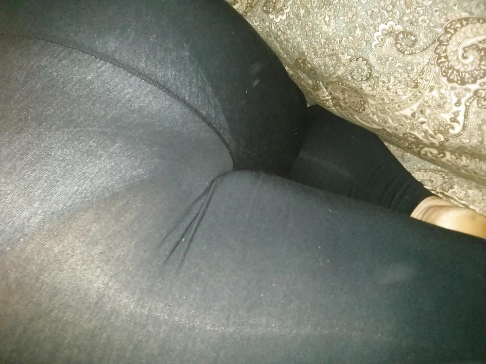 10P Big booty in leggings 