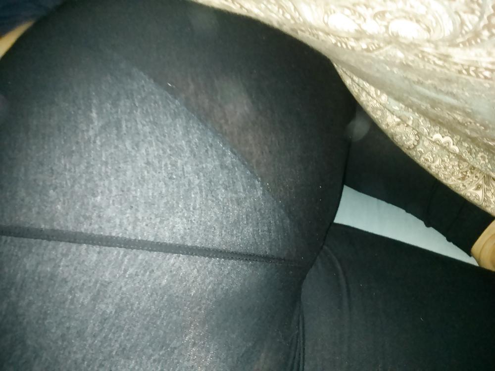 10P Big booty in leggings 