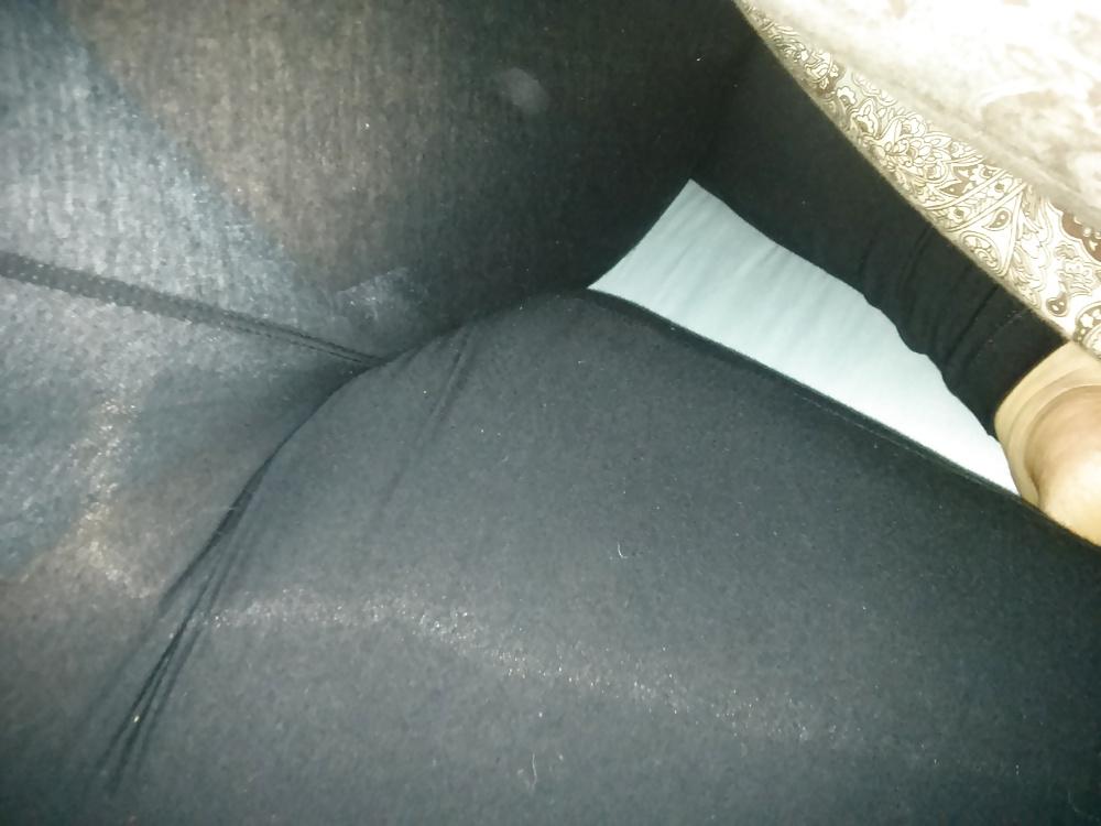 10P Big booty in leggings 