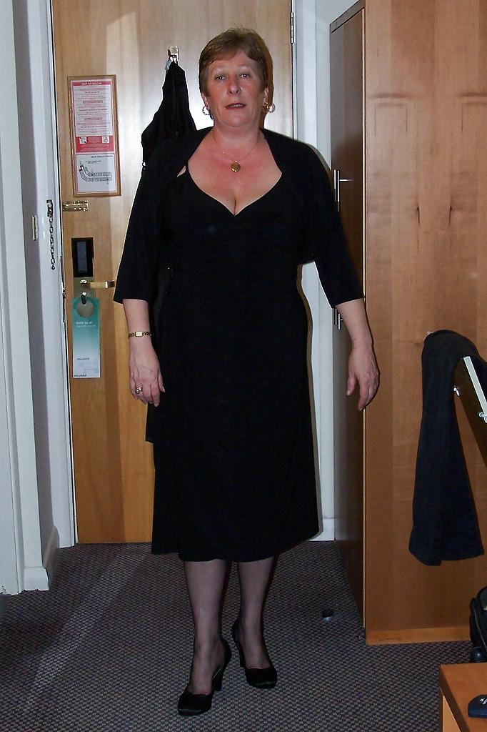 18P Nyloned wife - Lady Bas - Set 2