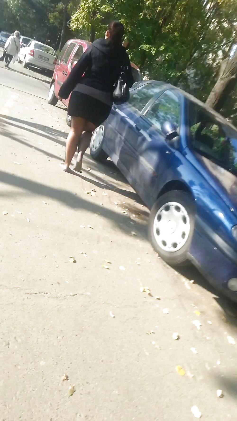 10P Sexy big girl street romanian