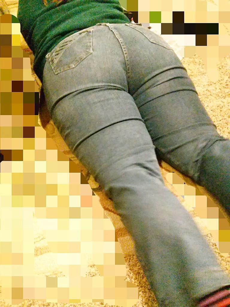 6P Tight jeans big booty