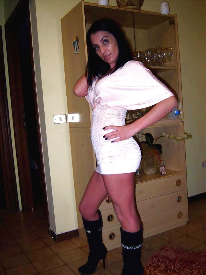14P Romanian women: elena