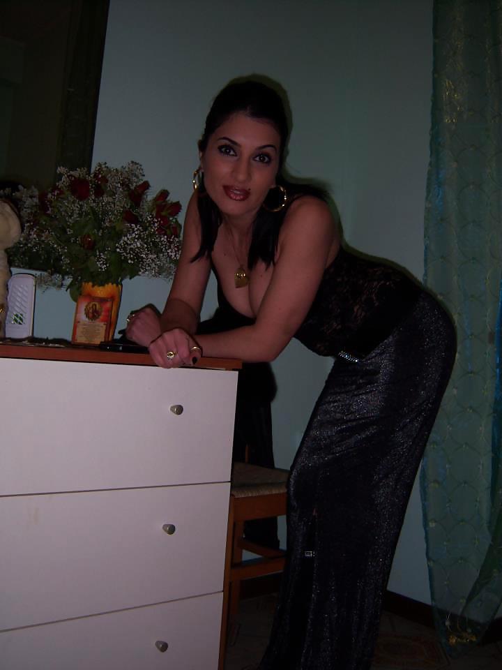 14P Romanian women: elena