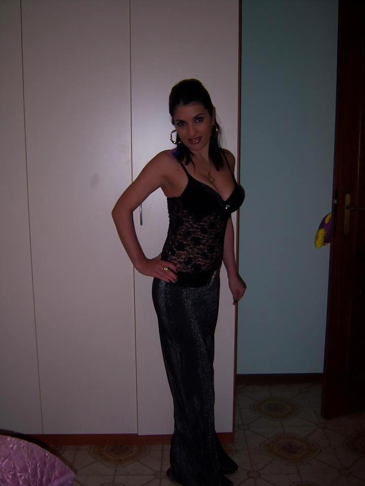 14P Romanian women: elena