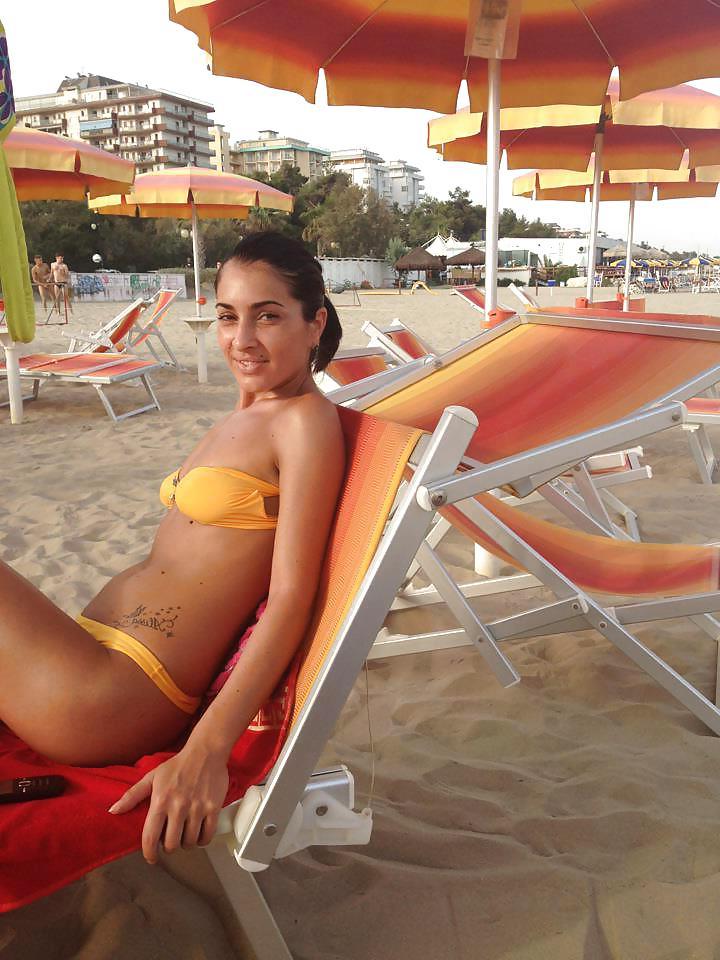 14P Romanian women: elena