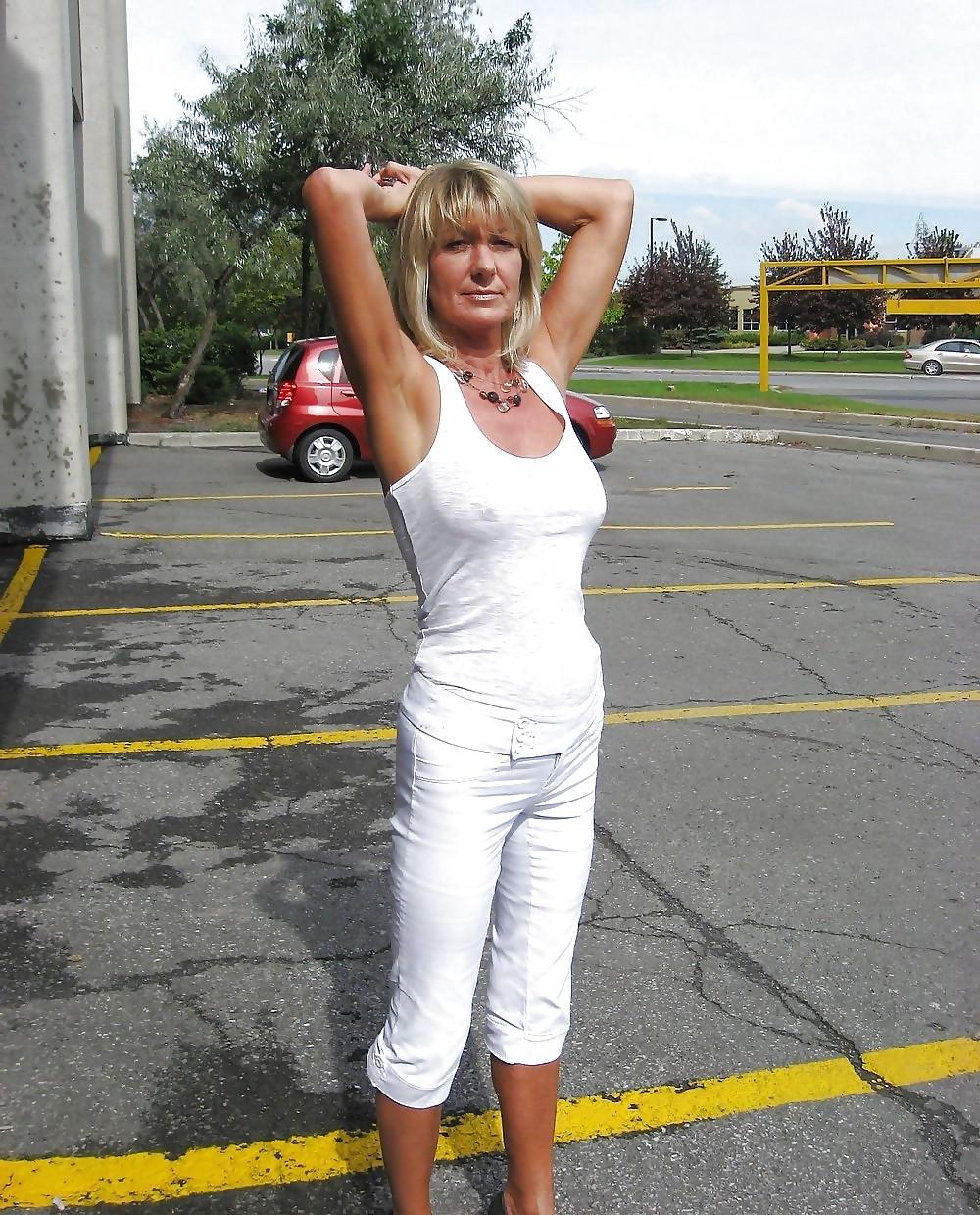 25P Erected nipples through blouse (2)