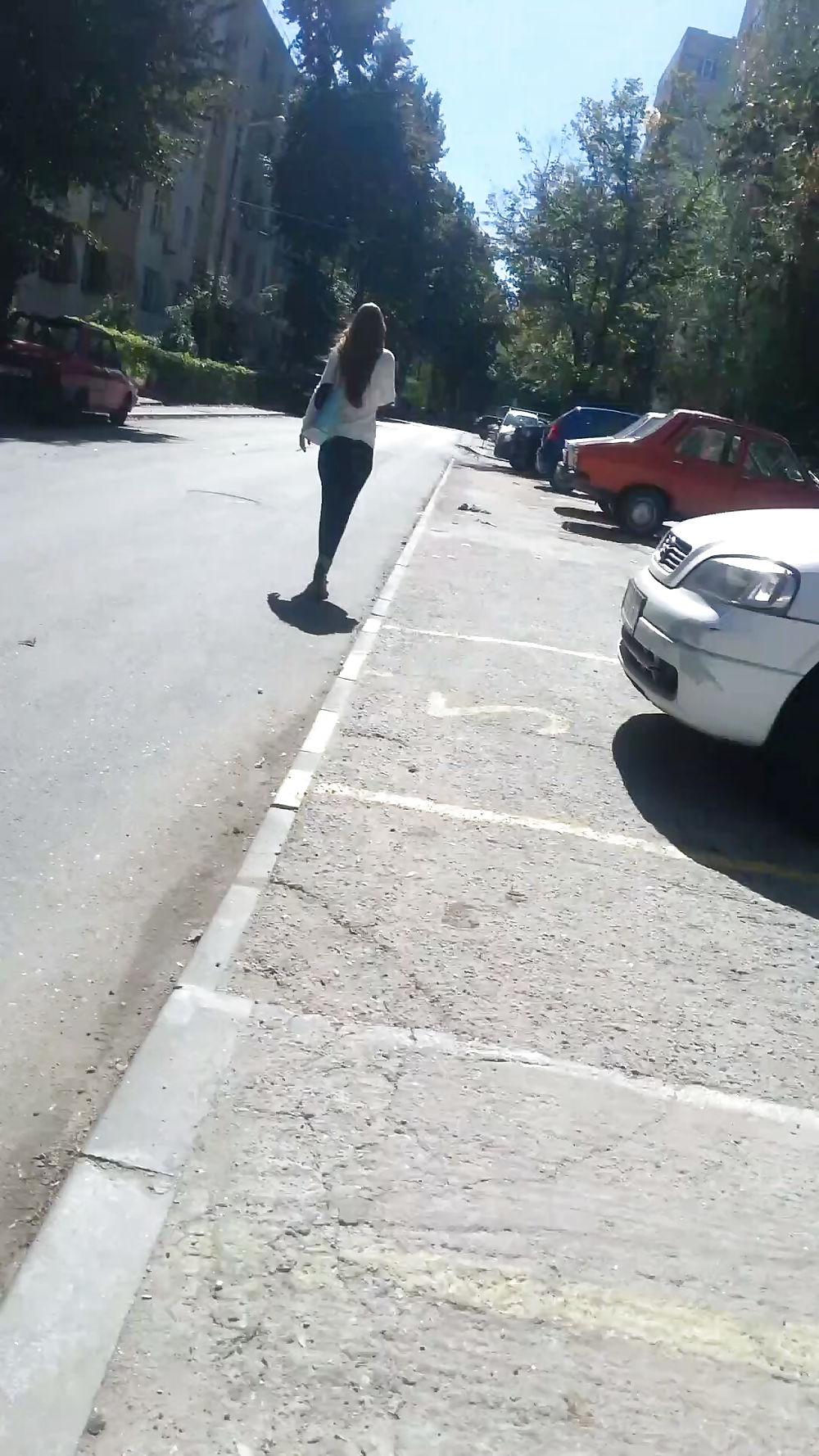 9P Sexy ass schoolgirl romanian