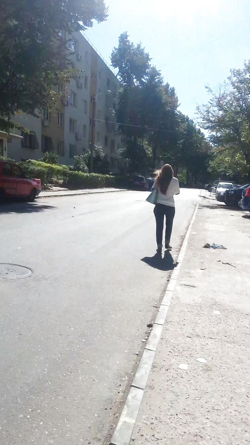 9P Sexy ass schoolgirl romanian