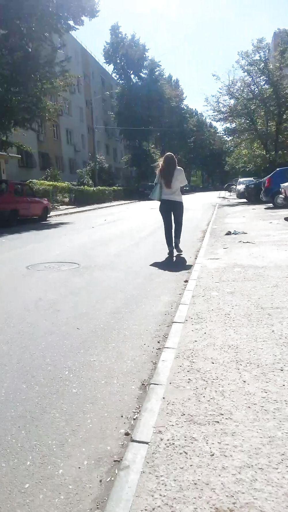 9P Sexy ass schoolgirl romanian